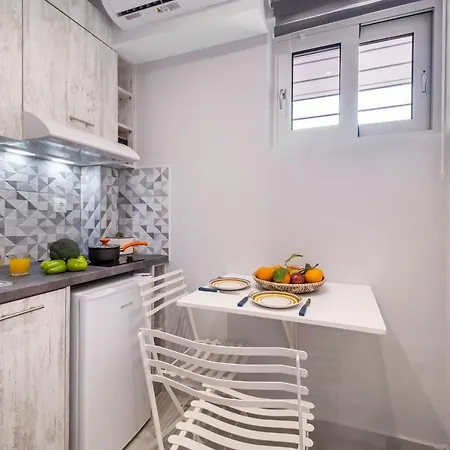 Mella Roa - Teal Nydri (Lefkada)