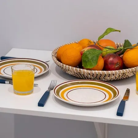 Mella Roa - Teal Apartment